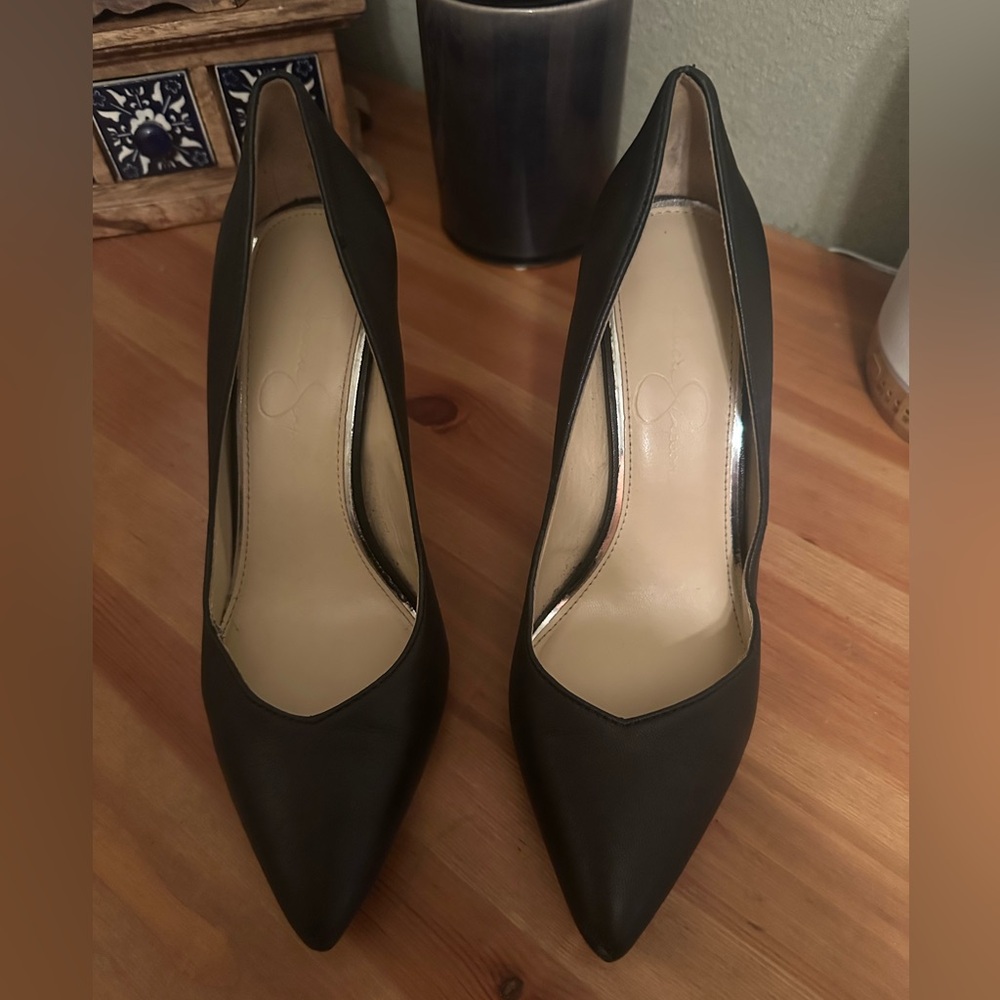 Black heel pumps